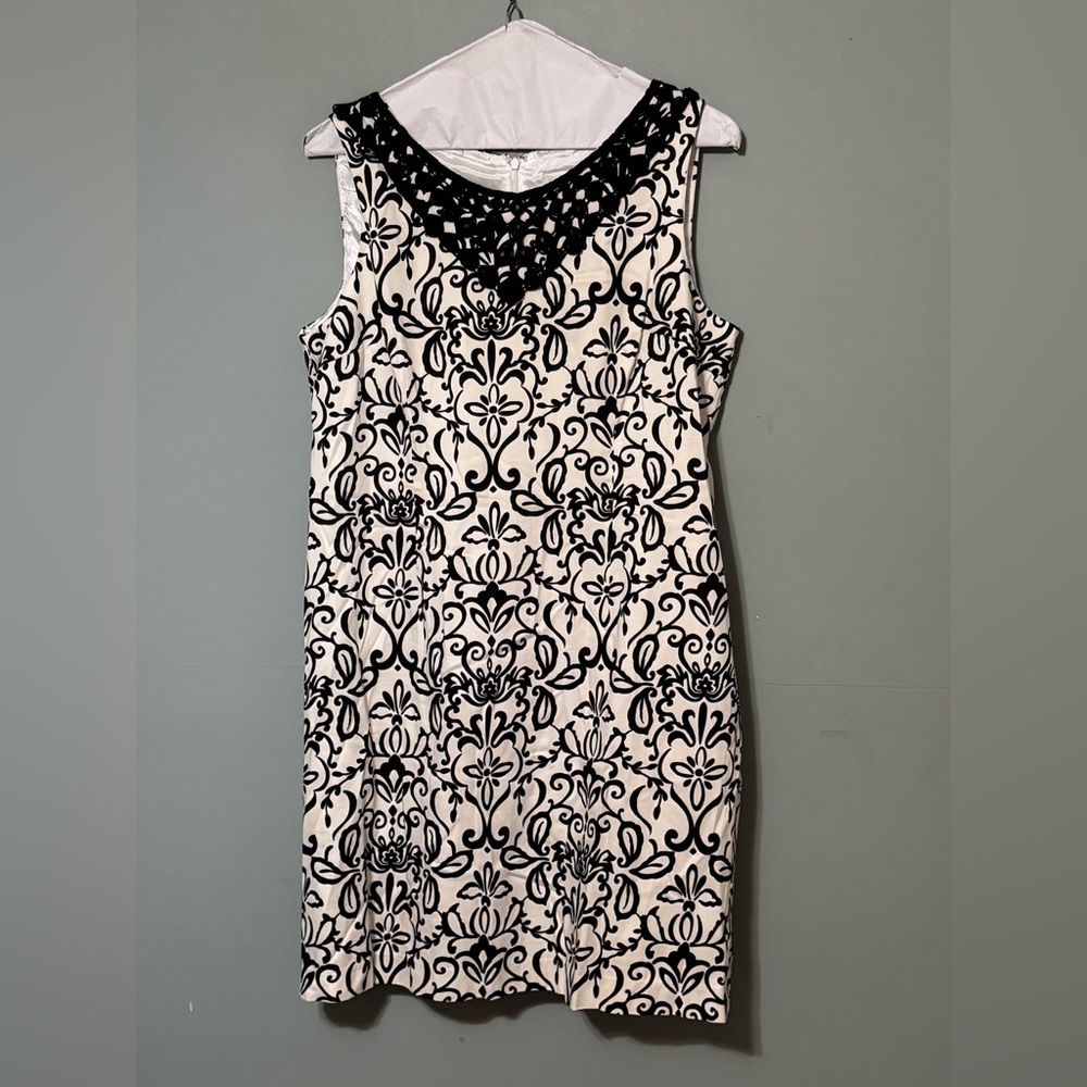 Studio Elegant Black and White Floral Mini Dress